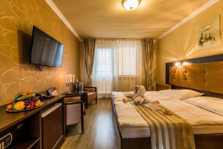 Hotel Sun - Dvojlôžková izba Deluxe s balkónom